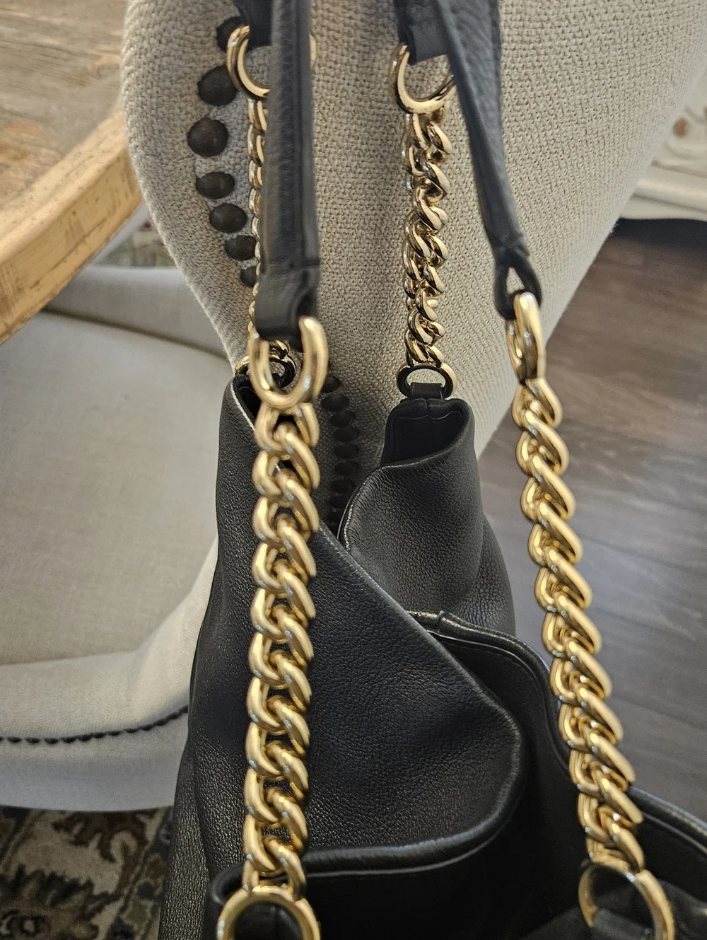 Coach Black Pebbled Leather Shoulder Bag with Gold Chain - Picture 2 of 10